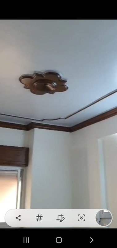 للبيع شقة بالميدان ساحة السخانة ط3 بناءحجرخارجي غرفتين وصاله