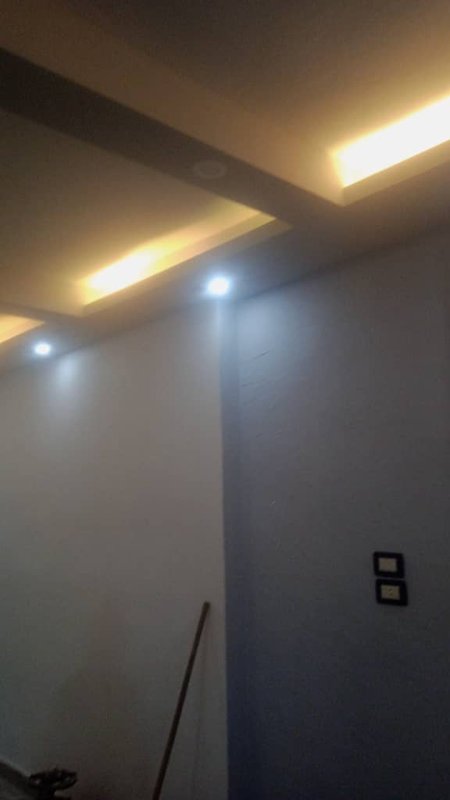 لدينا شقة للبيع في الشيخ سعد 