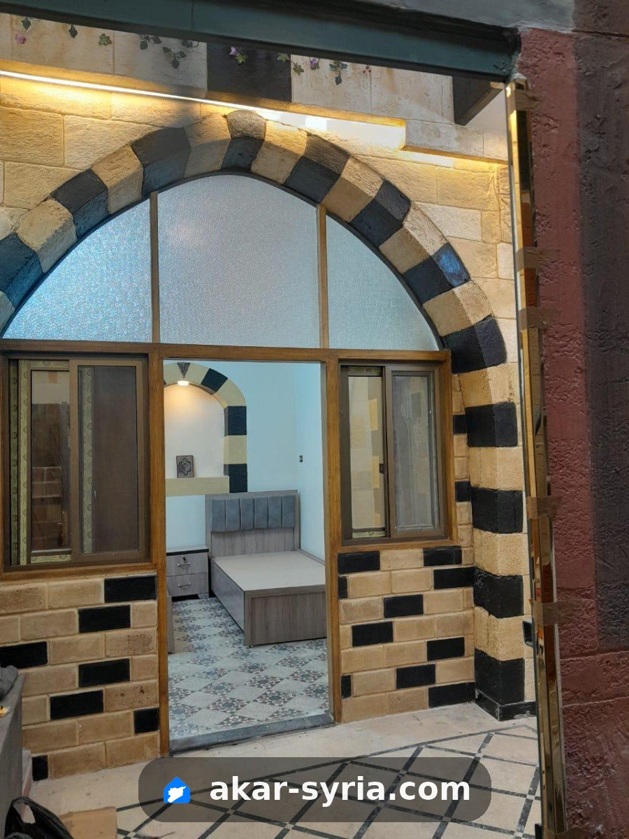 بيت عربي وسط دمشق مناسب لاكثر من عائلة 